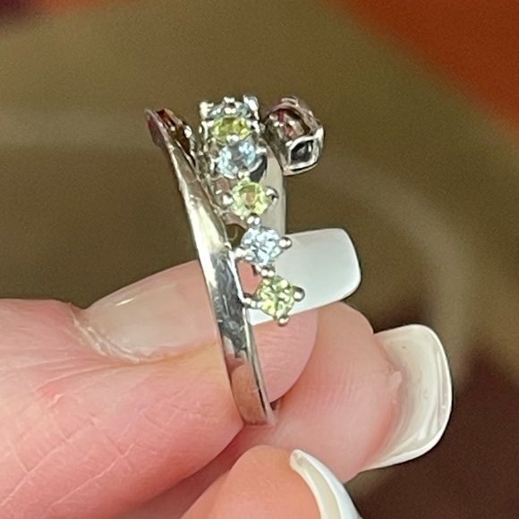 Prong Set Aquamarine and Peridot Signed 925 Bypass Ring - Picture 2 of 15